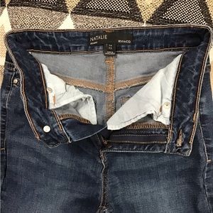 RW&CO Medium Wash High-Waist Natalie Jegging - 25Inches